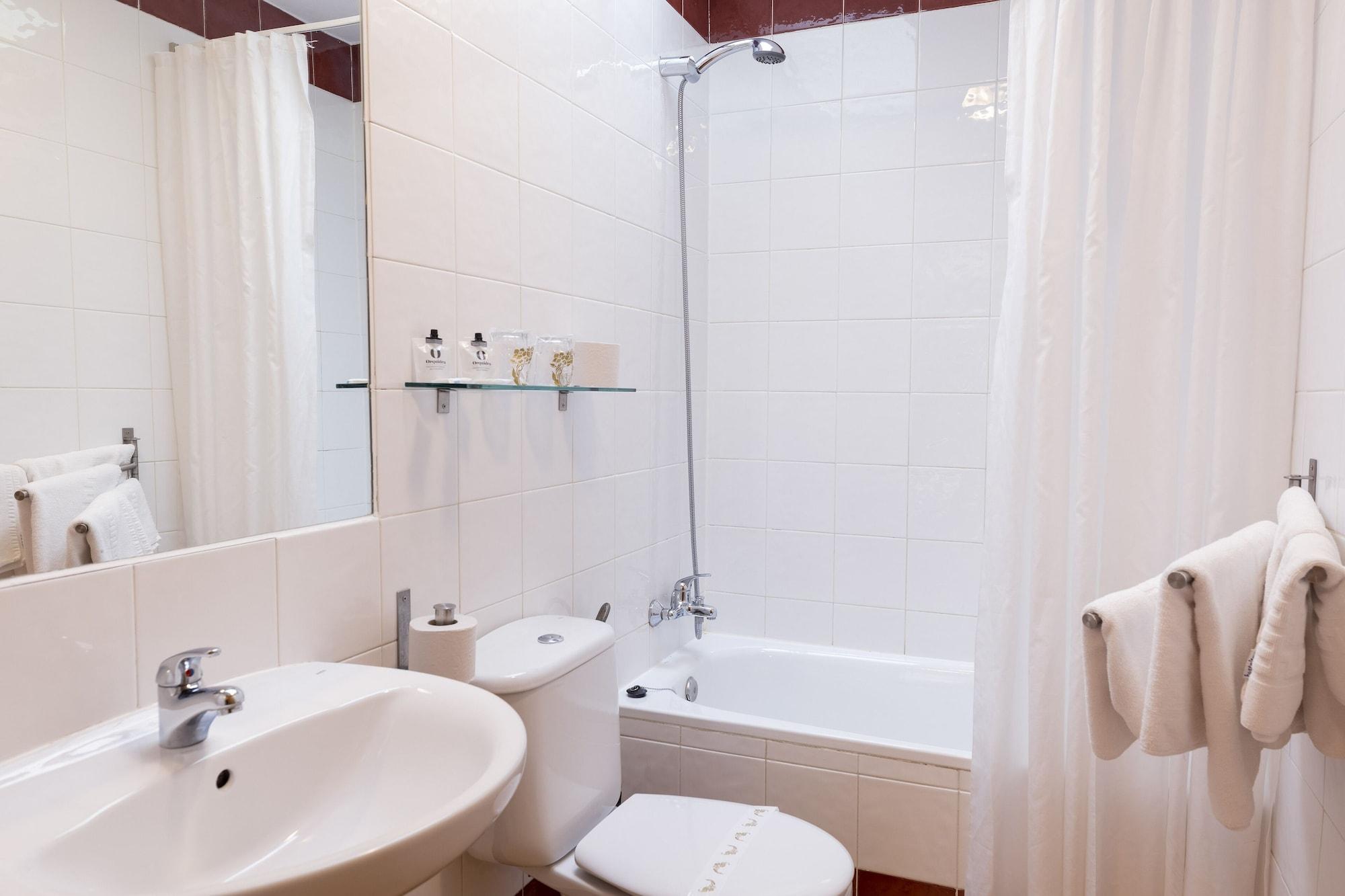 Hostal Restaurante Puerta Del Alcazar Ávila Екстериор снимка