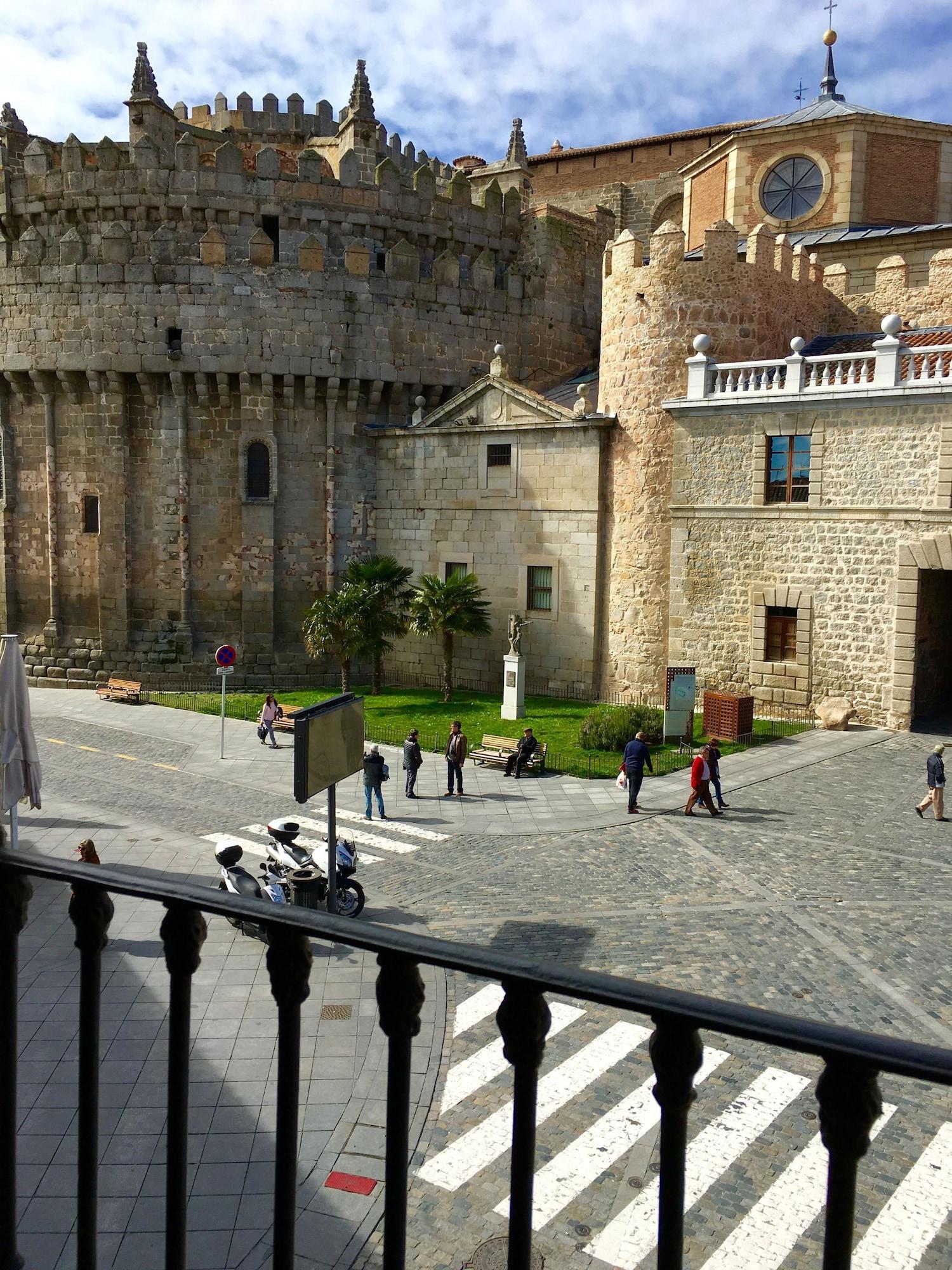 Hostal Restaurante Puerta Del Alcazar Ávila Екстериор снимка