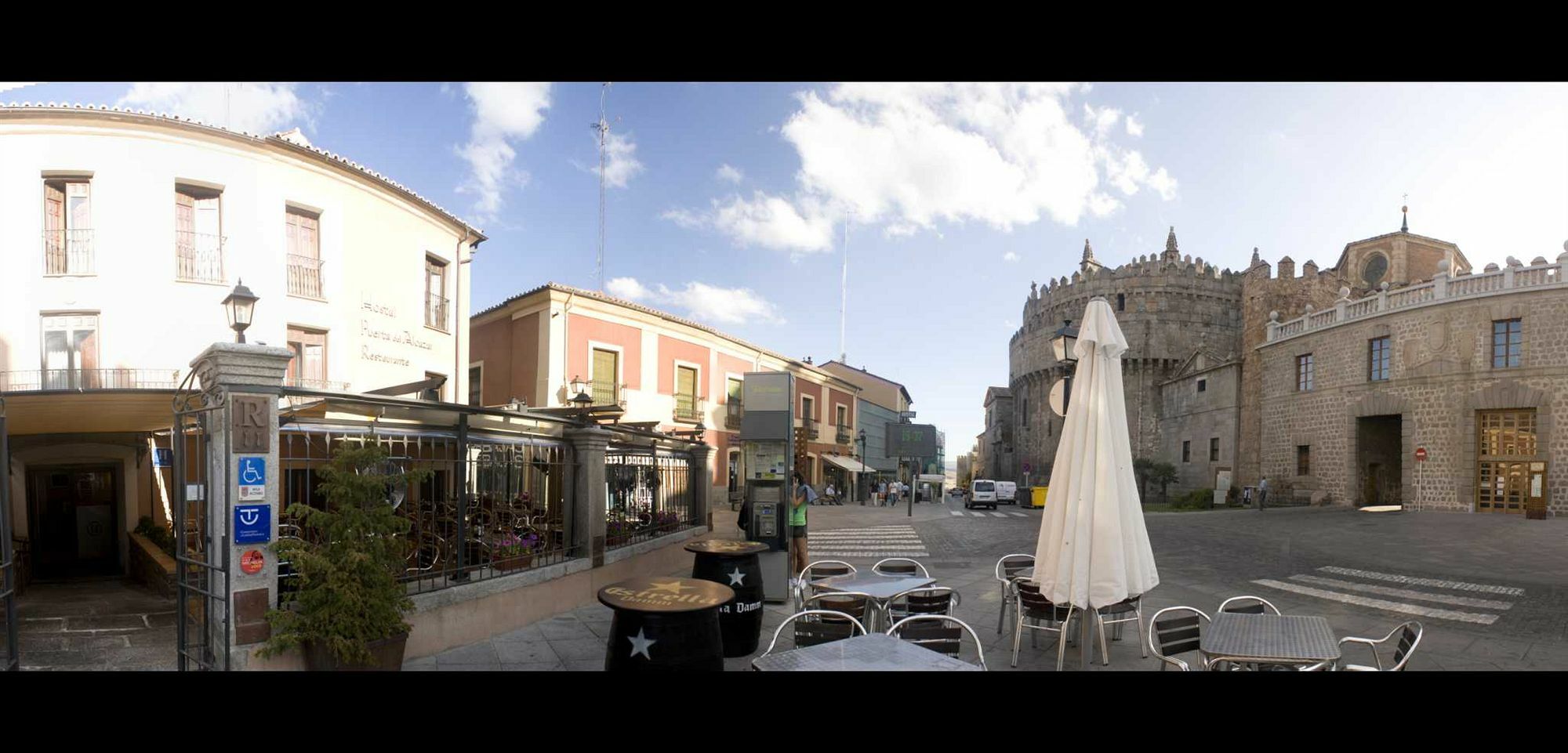Hostal Restaurante Puerta Del Alcazar Ávila Екстериор снимка