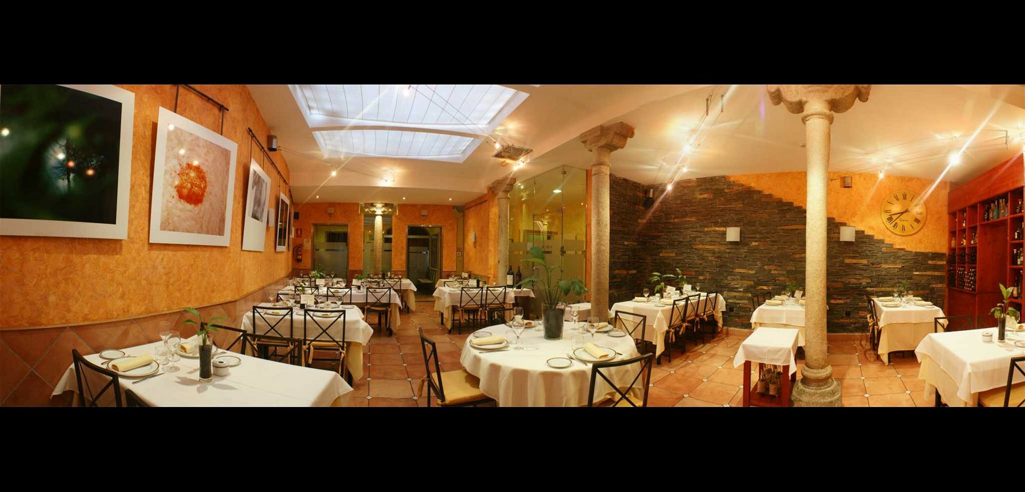 Hostal Restaurante Puerta Del Alcazar Ávila Екстериор снимка