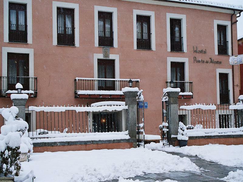 Hostal Restaurante Puerta Del Alcazar Ávila Екстериор снимка