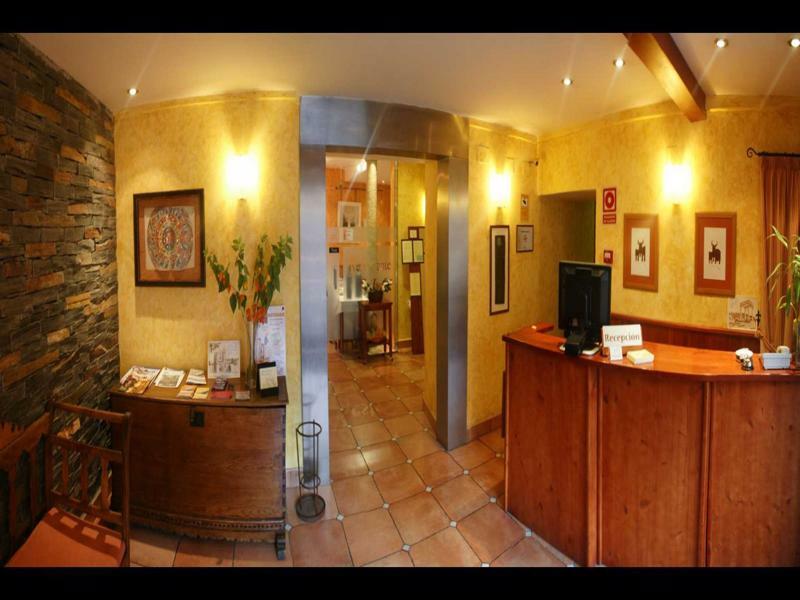 Hostal Restaurante Puerta Del Alcazar Ávila Екстериор снимка